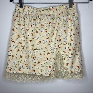 Flower Yellow Mini Skirt with lace